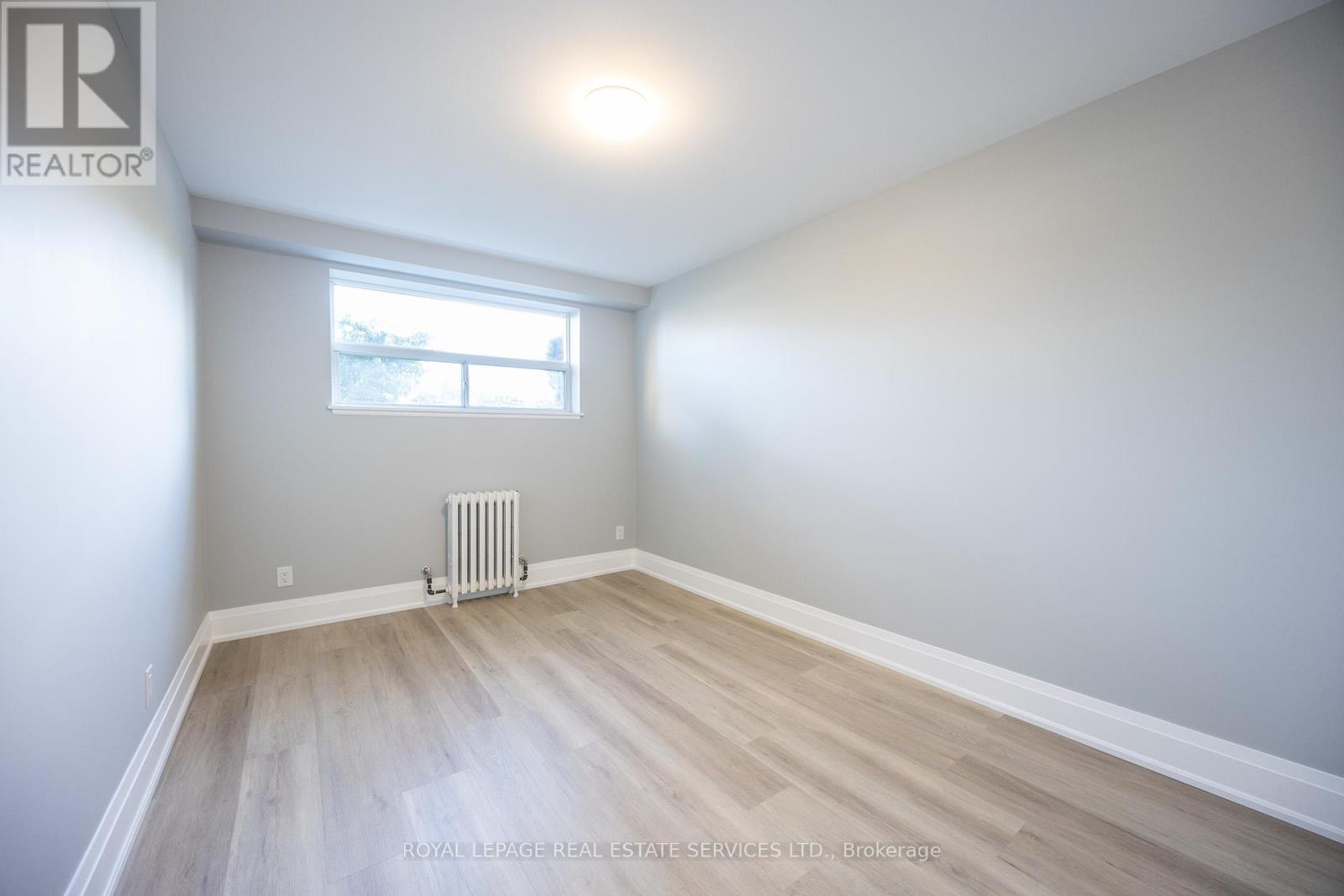 2 - 320 Lakeshore Road, Mississauga, Ontario  L5H 1G8 - Photo 9 - W12405879