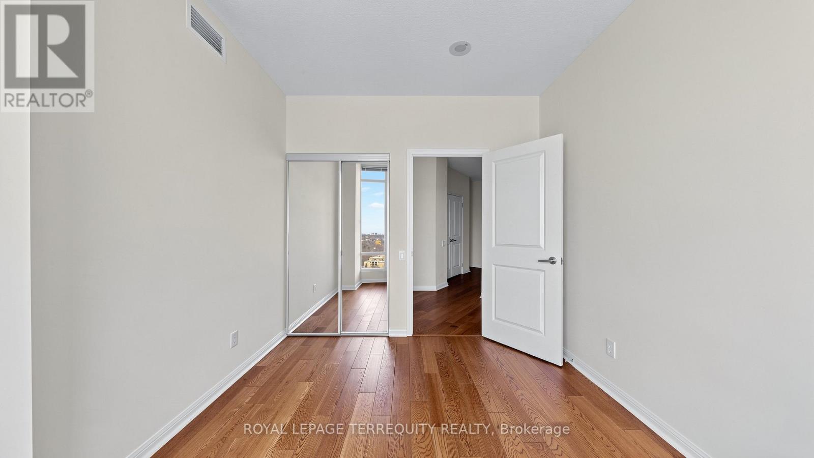 2205 - 15 Windermere Avenue, Toronto, Ontario  M6S 5A2 - Photo 20 - W12950880