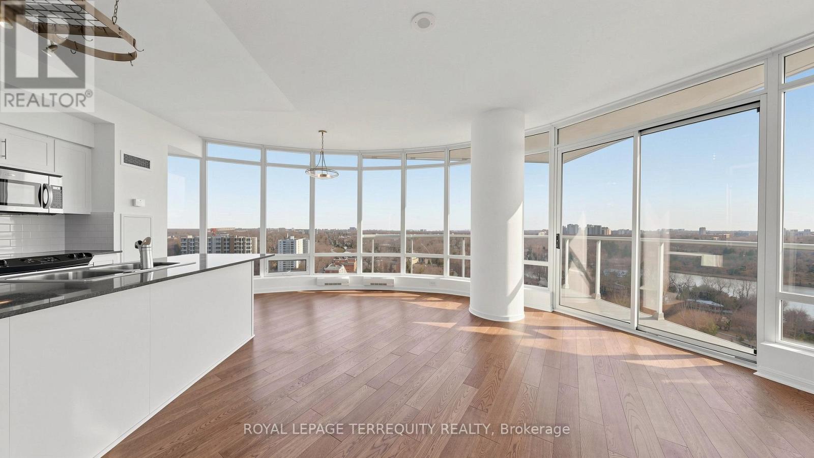 2205 - 15 Windermere Avenue, Toronto, Ontario  M6S 5A2 - Photo 5 - W12950880