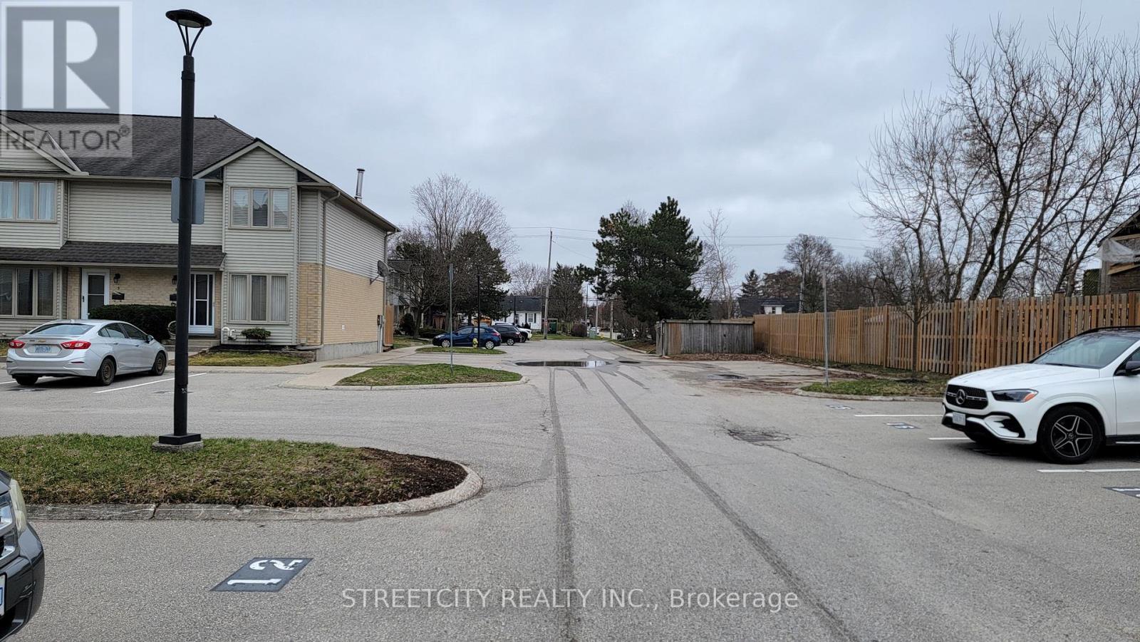 17 - 1138 Kipps Lane, London East (East A), Ontario  N5Y 5K6 - Photo 1 - X12949354