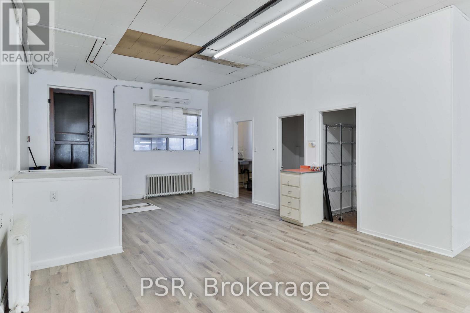 1702 Queen Street W, Toronto, Ontario  M6R 1B3 - Photo 17 - W12947902