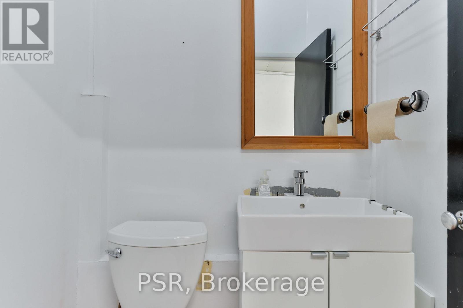 1702 Queen Street W, Toronto, Ontario  M6R 1B3 - Photo 19 - W12947902