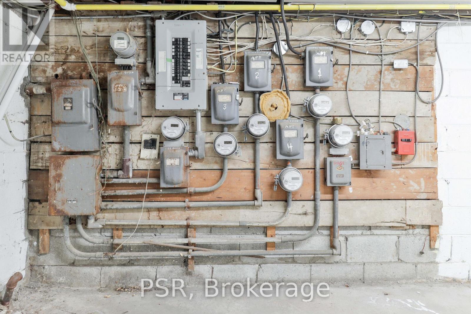 1702 Queen Street W, Toronto, Ontario  M6R 1B3 - Photo 22 - W12947902