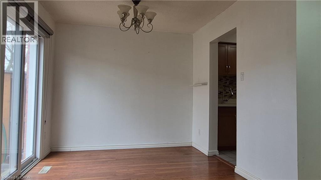 1039 Cedarglen Gate Unit# 15, Mississauga, Ontario  L5G 3A7 - Photo 8 - 40813024