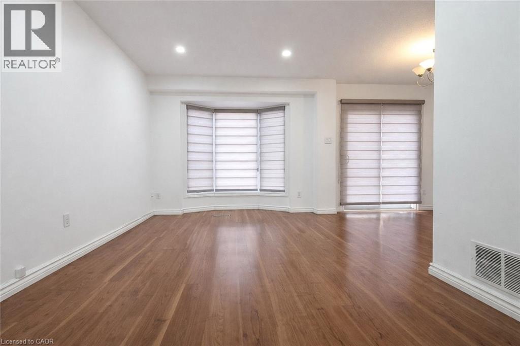 1039 Cedarglen Gate Unit# 15, Mississauga, Ontario  L5G 3A7 - Photo 7 - 40813024