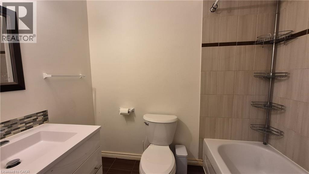 1039 Cedarglen Gate Unit# 15, Mississauga, Ontario  L5G 3A7 - Photo 18 - 40813024