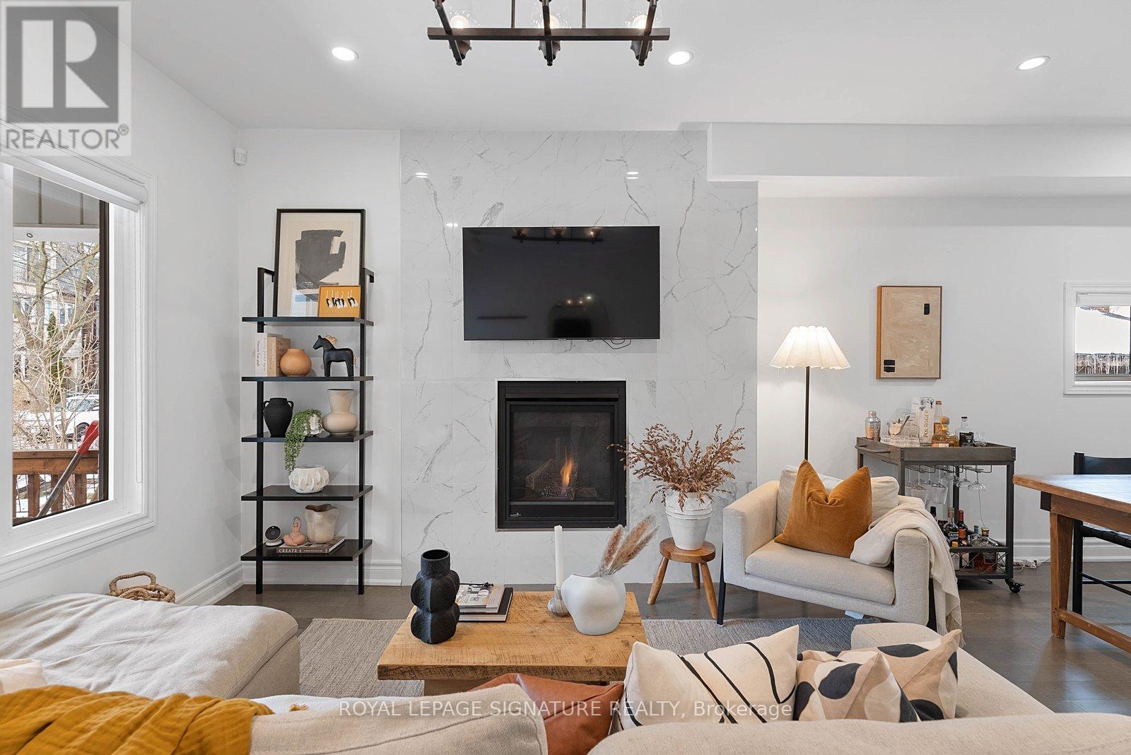 15 Yarmouth Road, Toronto, Ontario  M6G 1W7 - Photo 5 - C12951092