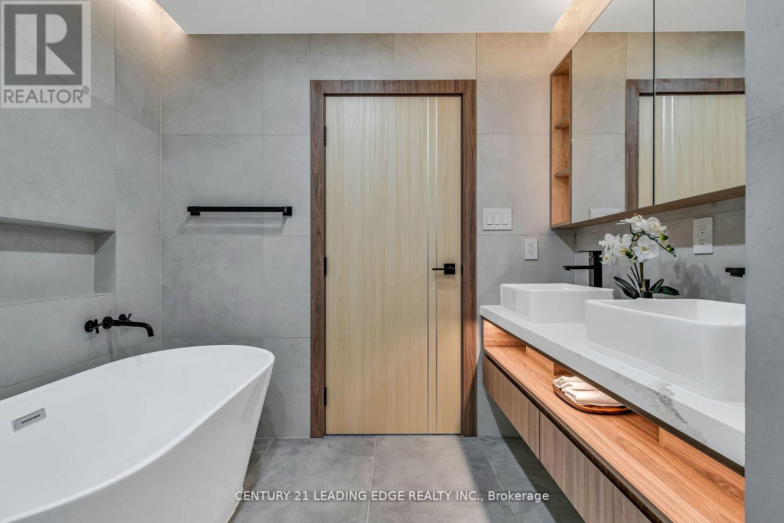 208 - 1 Watergarden Way, Toronto, Ontario  M2K 2Z7 - Photo 46 - C12951118