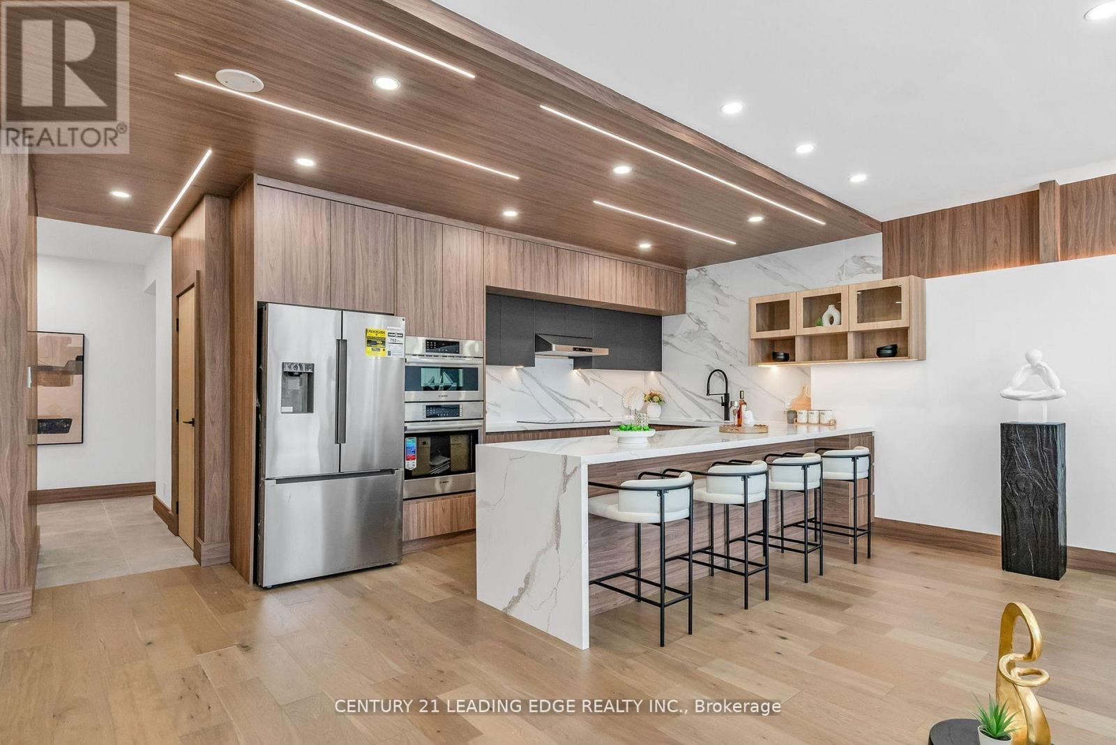 208 - 1 Watergarden Way, Toronto, Ontario  M2K 2Z7 - Photo 5 - C12951118