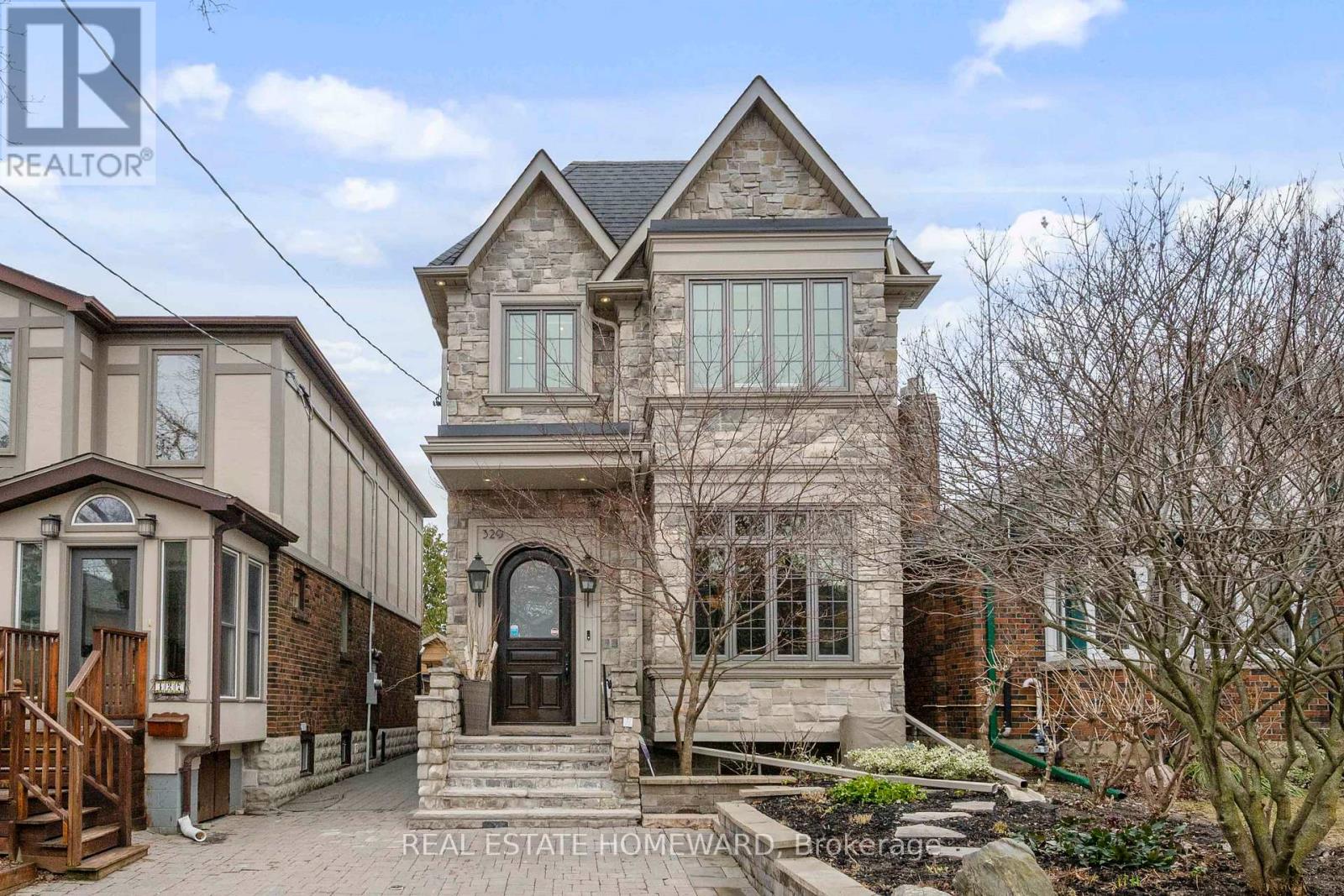 329 CRANBROOKE AVENUE, Toronto, Ontario