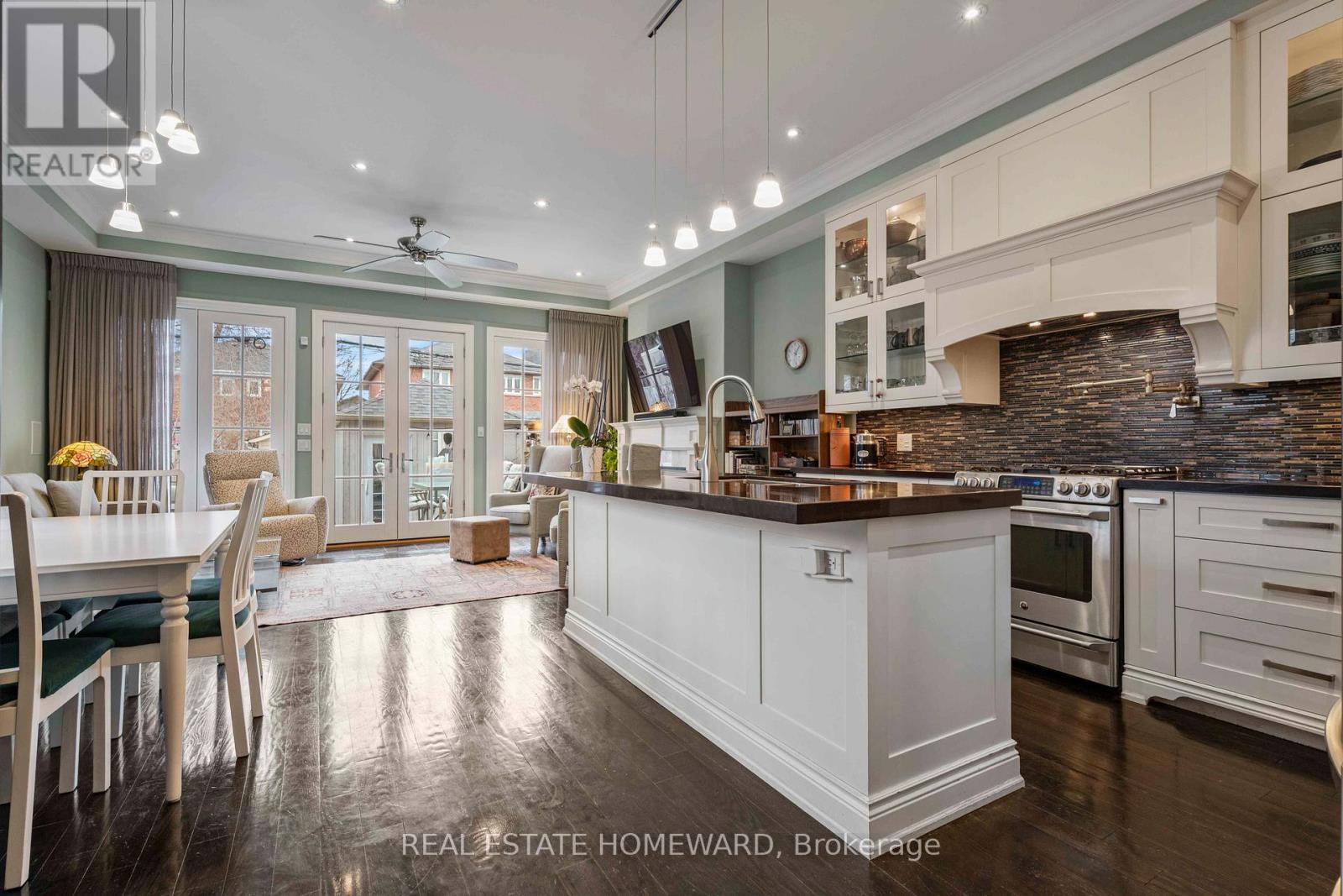 329 Cranbrooke Avenue, Toronto, Ontario  M5M 1M9 - Photo 13 - C12951126