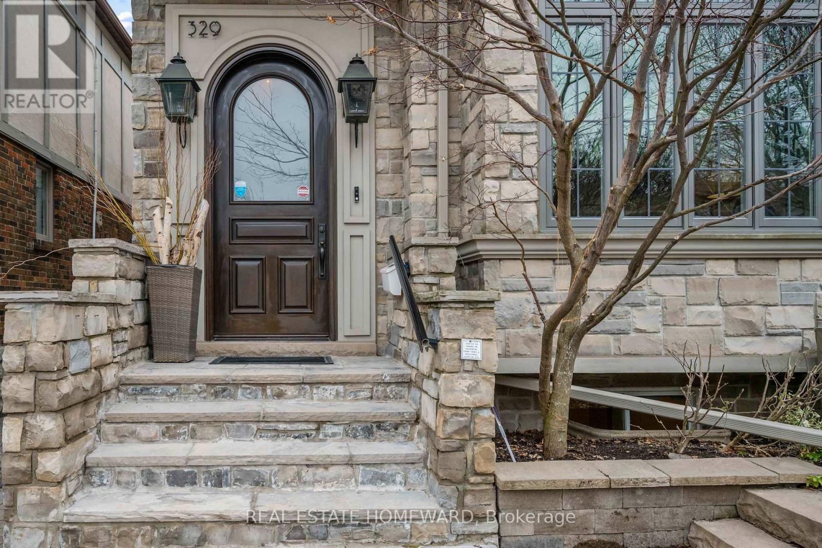329 Cranbrooke Avenue, Toronto, Ontario  M5M 1M9 - Photo 2 - C12951126