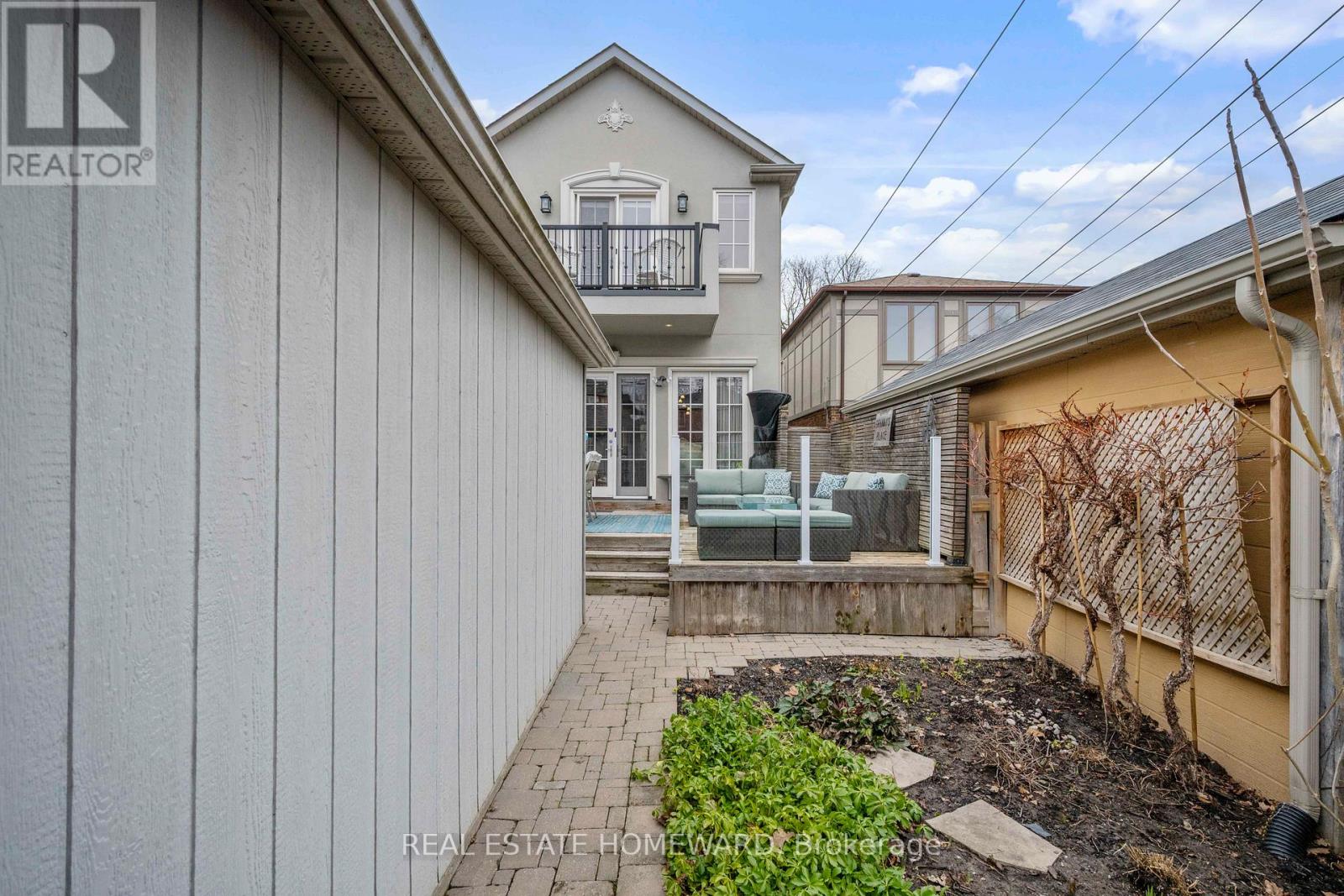 329 Cranbrooke Avenue, Toronto, Ontario  M5M 1M9 - Photo 45 - C12951126