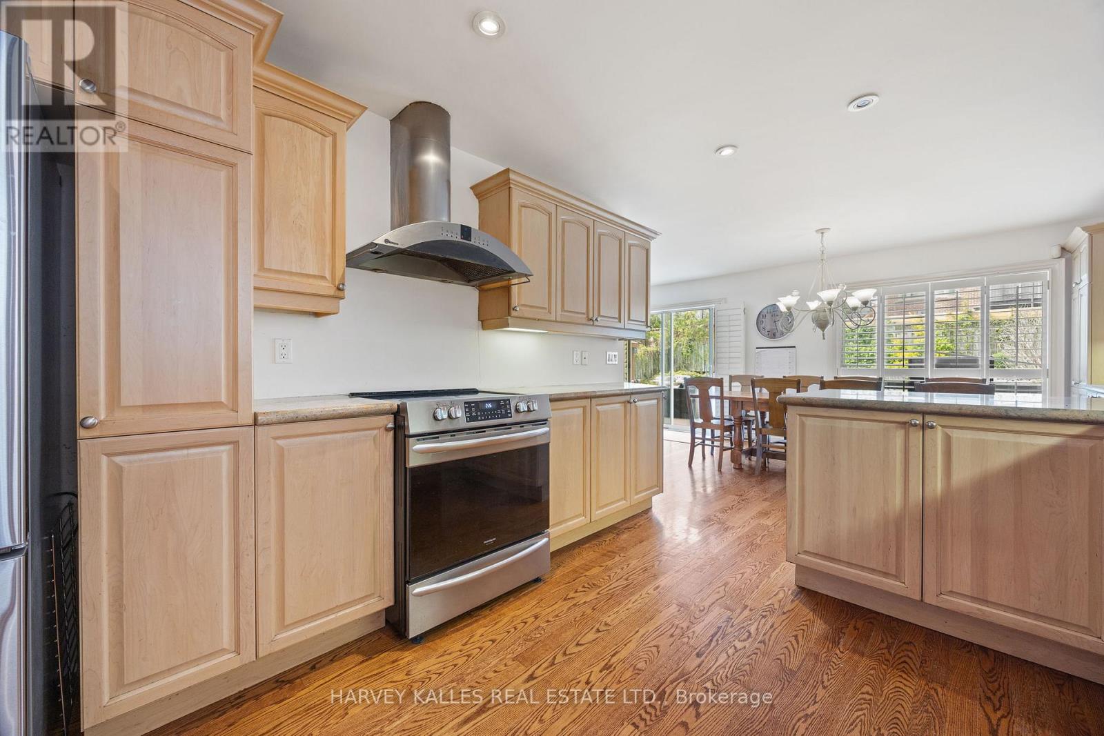 26 Forest Ridge Drive, Toronto, Ontario  M6B 1H3 - Photo 11 - C12951222