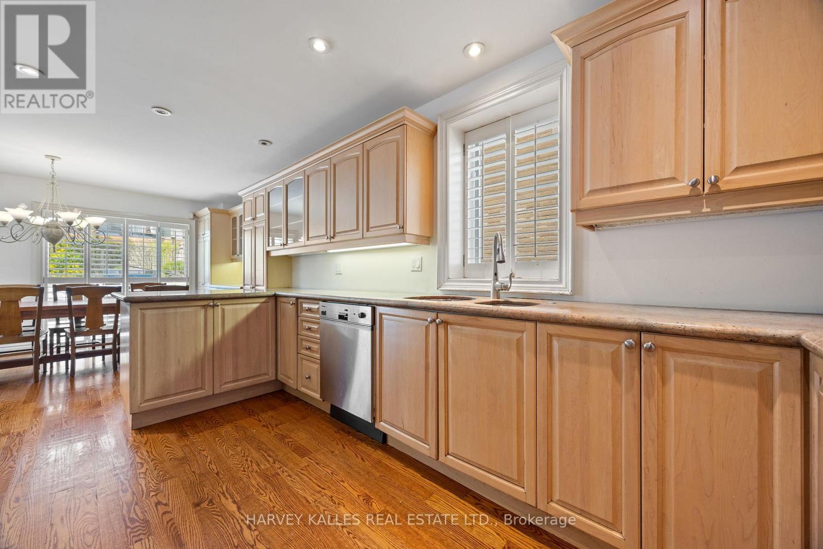 26 Forest Ridge Drive, Toronto, Ontario  M6B 1H3 - Photo 12 - C12951222