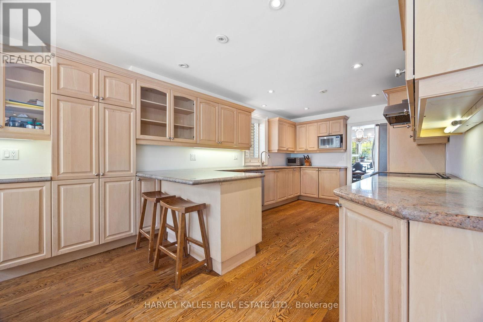 26 Forest Ridge Drive, Toronto, Ontario  M6B 1H3 - Photo 13 - C12951222