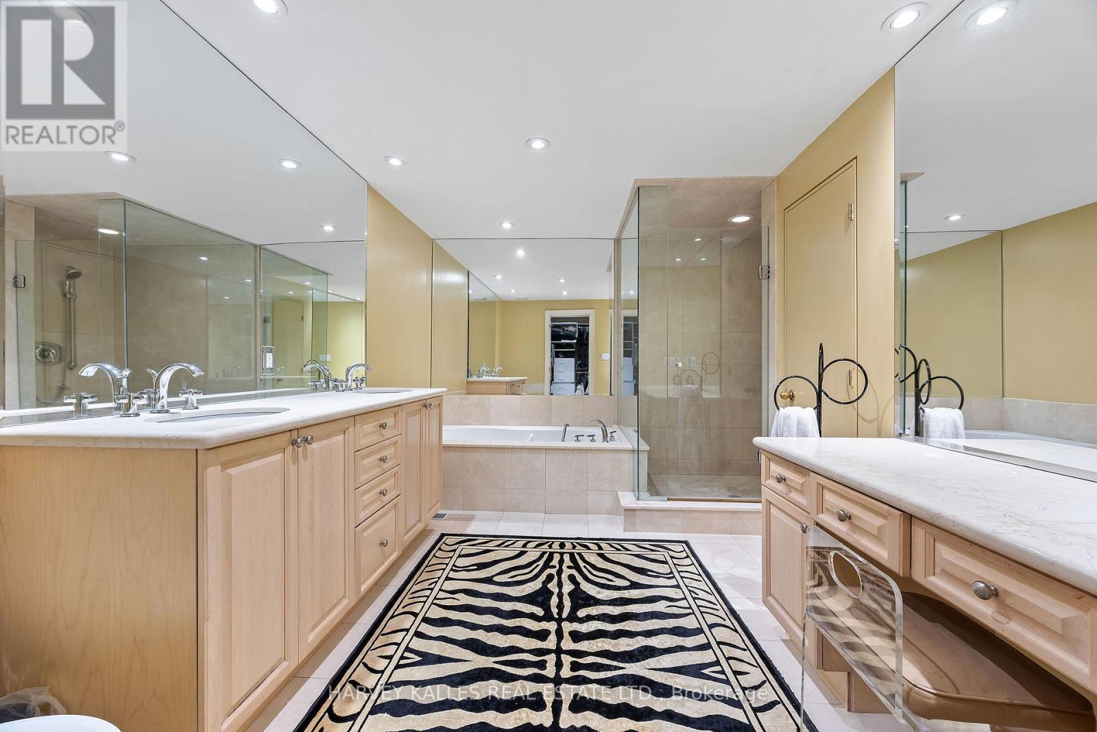 26 Forest Ridge Drive, Toronto, Ontario  M6B 1H3 - Photo 22 - C12951222