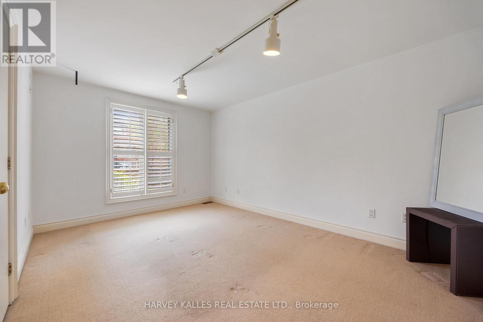 26 Forest Ridge Drive, Toronto, Ontario  M6B 1H3 - Photo 24 - C12951222