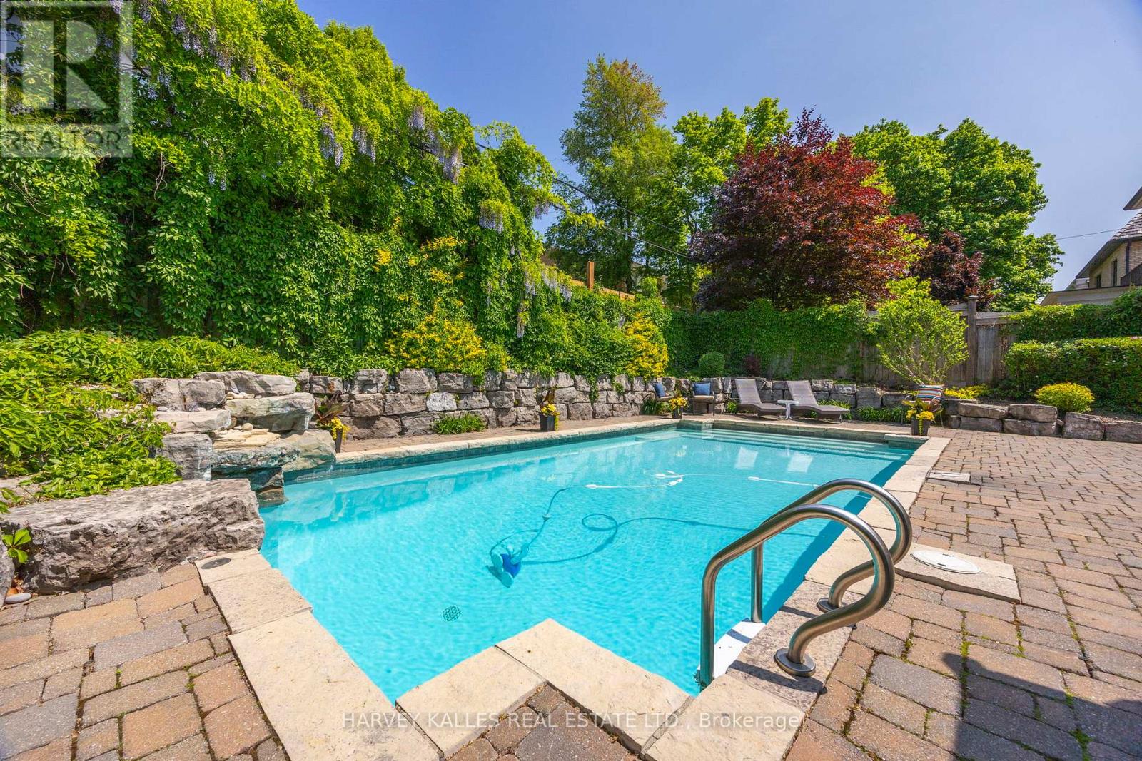 26 Forest Ridge Drive, Toronto, Ontario  M6B 1H3 - Photo 35 - C12951222