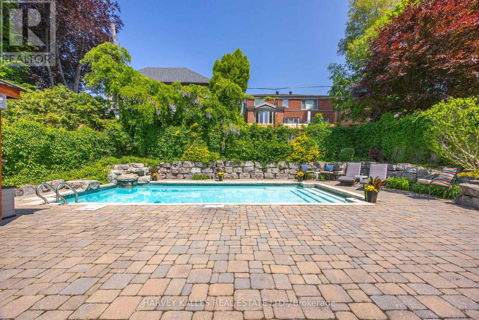 26 Forest Ridge Drive, Toronto, Ontario  M6B 1H3 - Photo 36 - C12951222