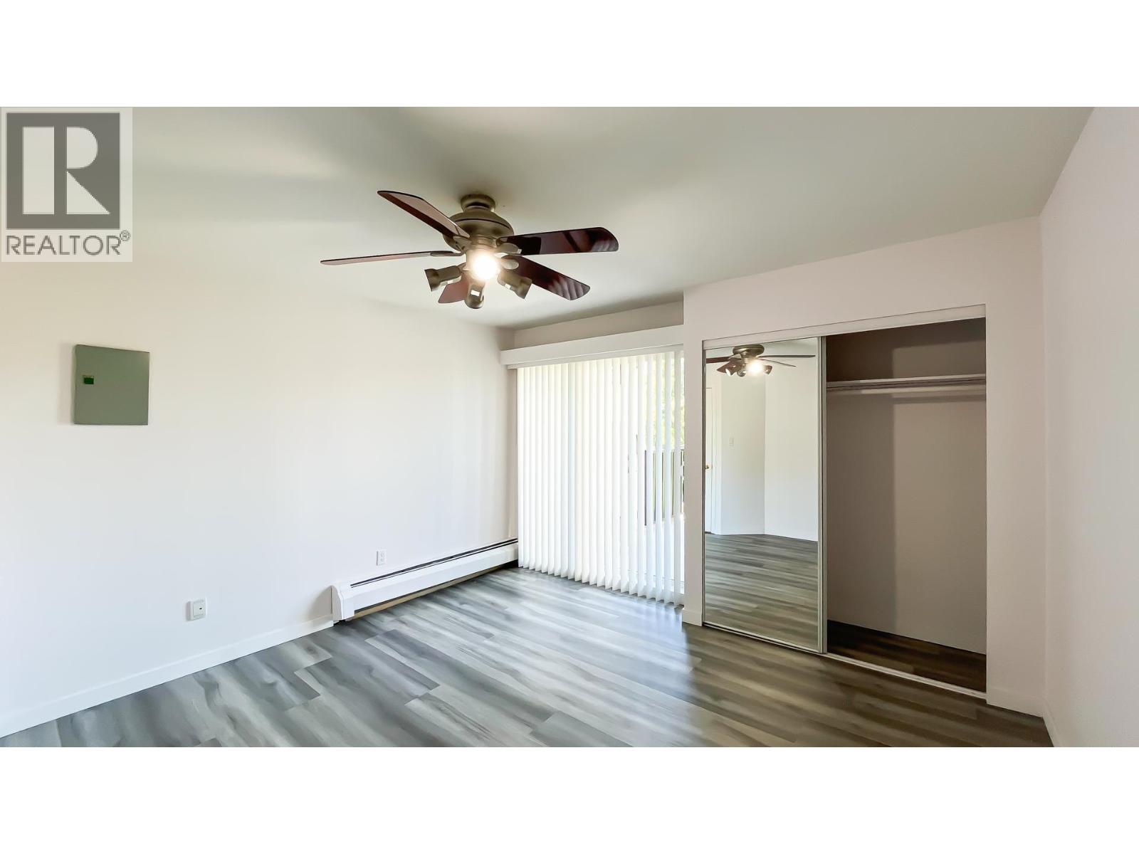 1945 Woodway Place, Burnaby, British Columbia  V5B 4S4 - Photo 13 - R3106366