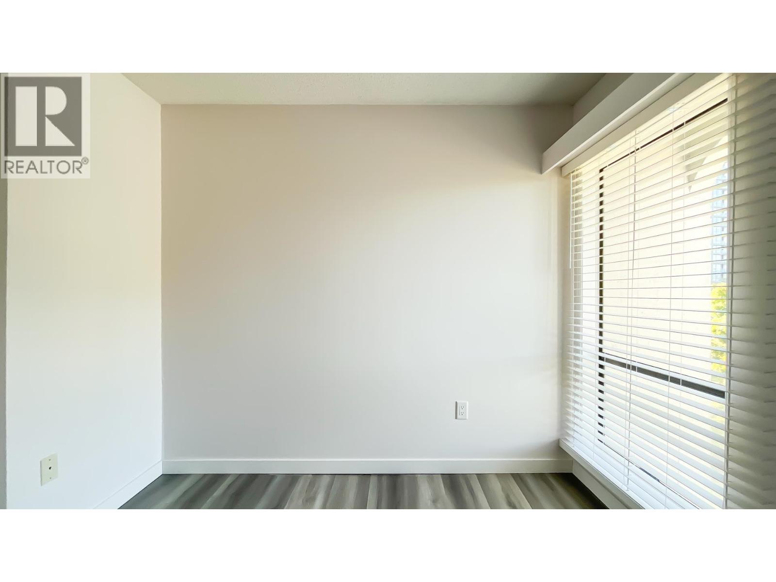 1945 Woodway Place, Burnaby, British Columbia  V5B 4S4 - Photo 17 - R3106366