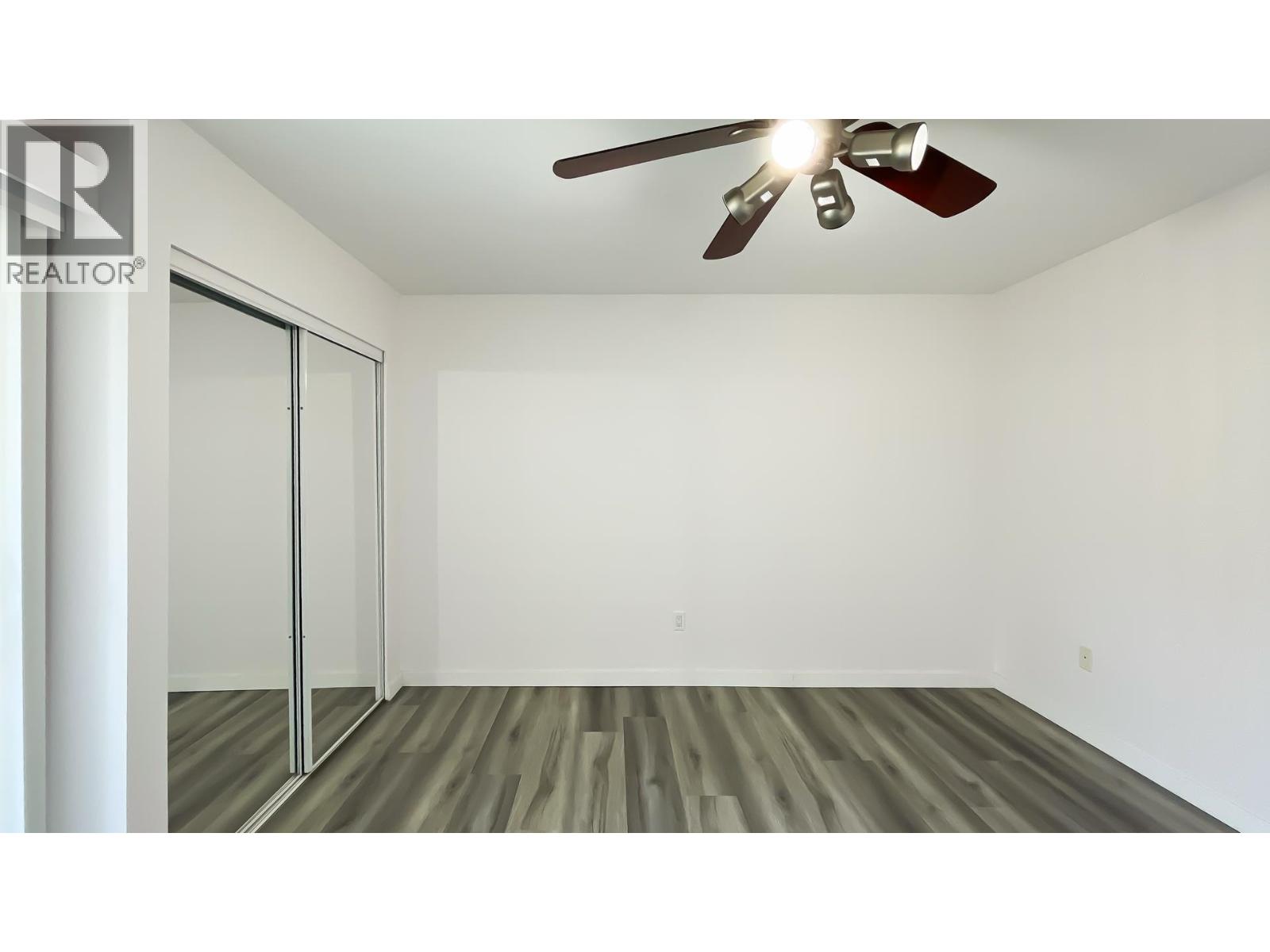 1945 Woodway Place, Burnaby, British Columbia  V5B 4S4 - Photo 15 - R3106366