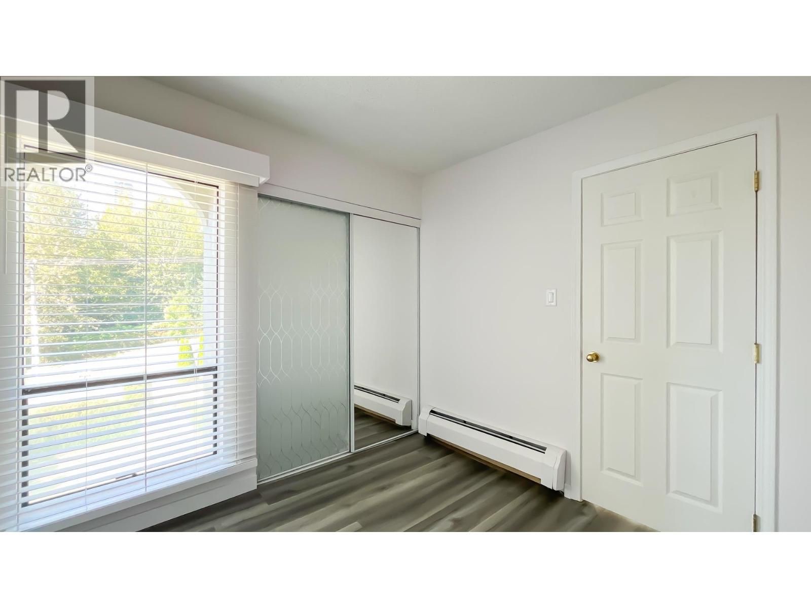 1945 Woodway Place, Burnaby, British Columbia  V5B 4S4 - Photo 16 - R3106366