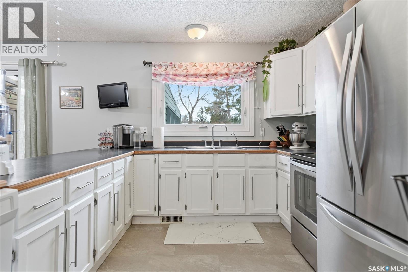 313 7th Avenue W, Watrous, Saskatchewan  S0K 4T0 - Photo 11 - SK031903