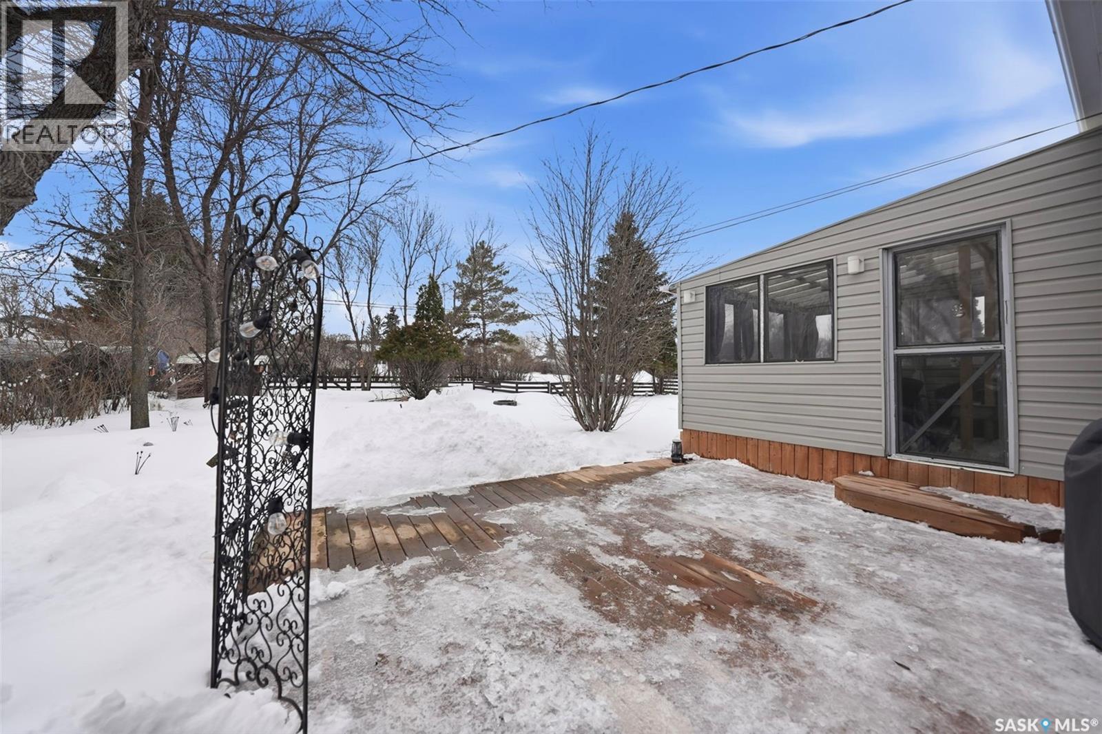 313 7th Avenue W, Watrous, Saskatchewan  S0K 4T0 - Photo 37 - SK031903