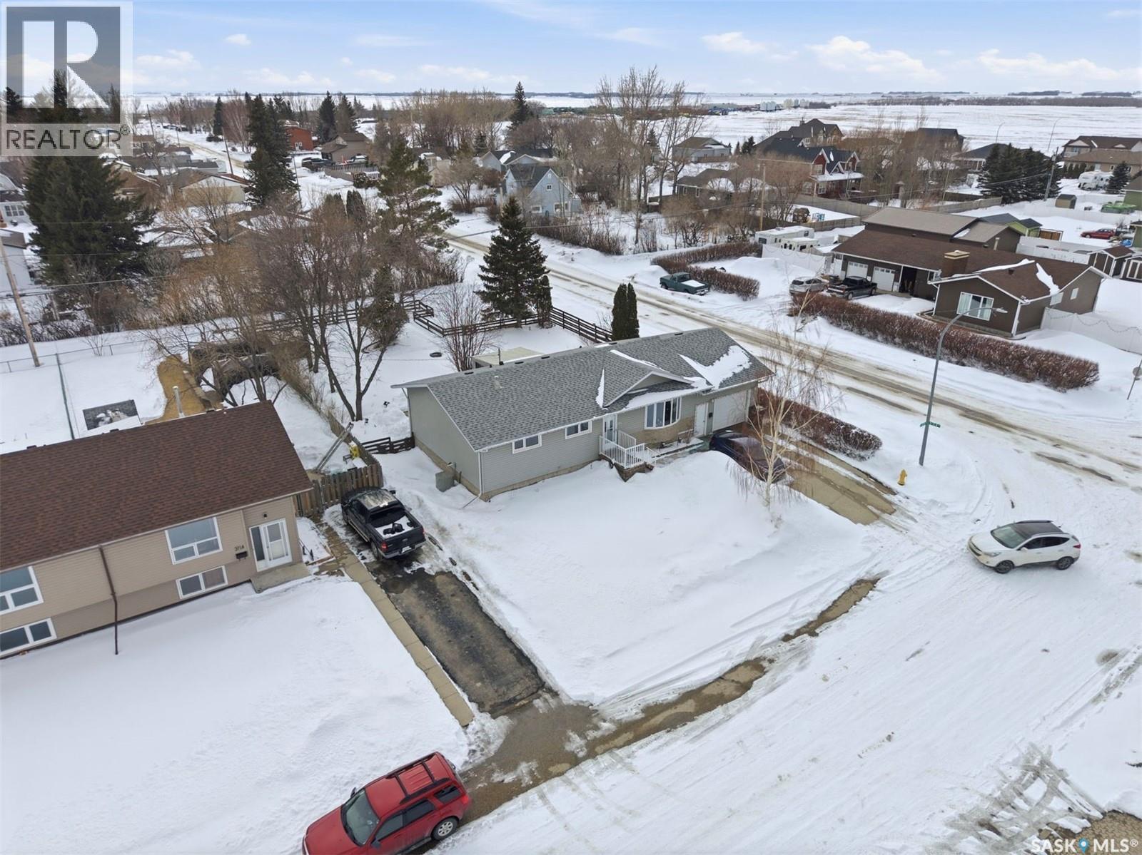 313 7th Avenue W, Watrous, Saskatchewan  S0K 4T0 - Photo 48 - SK031903