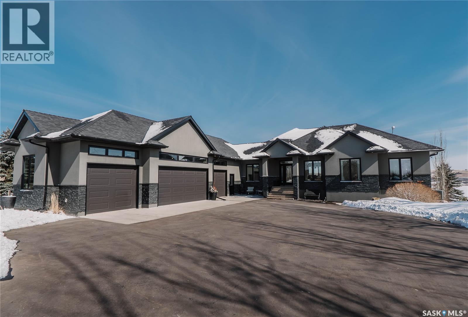 17 Sunrise Drive N, Dundurn Rm No. 314, Saskatchewan  S0K 1K0 - Photo 2 - SK031901