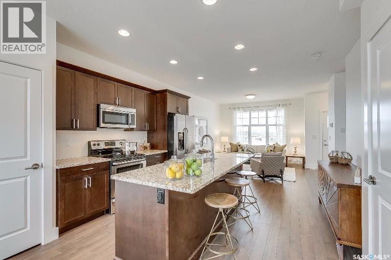 447 Eaton Lane, Saskatoon, Saskatchewan  S7V 0H5 - Photo 3 - SK031812