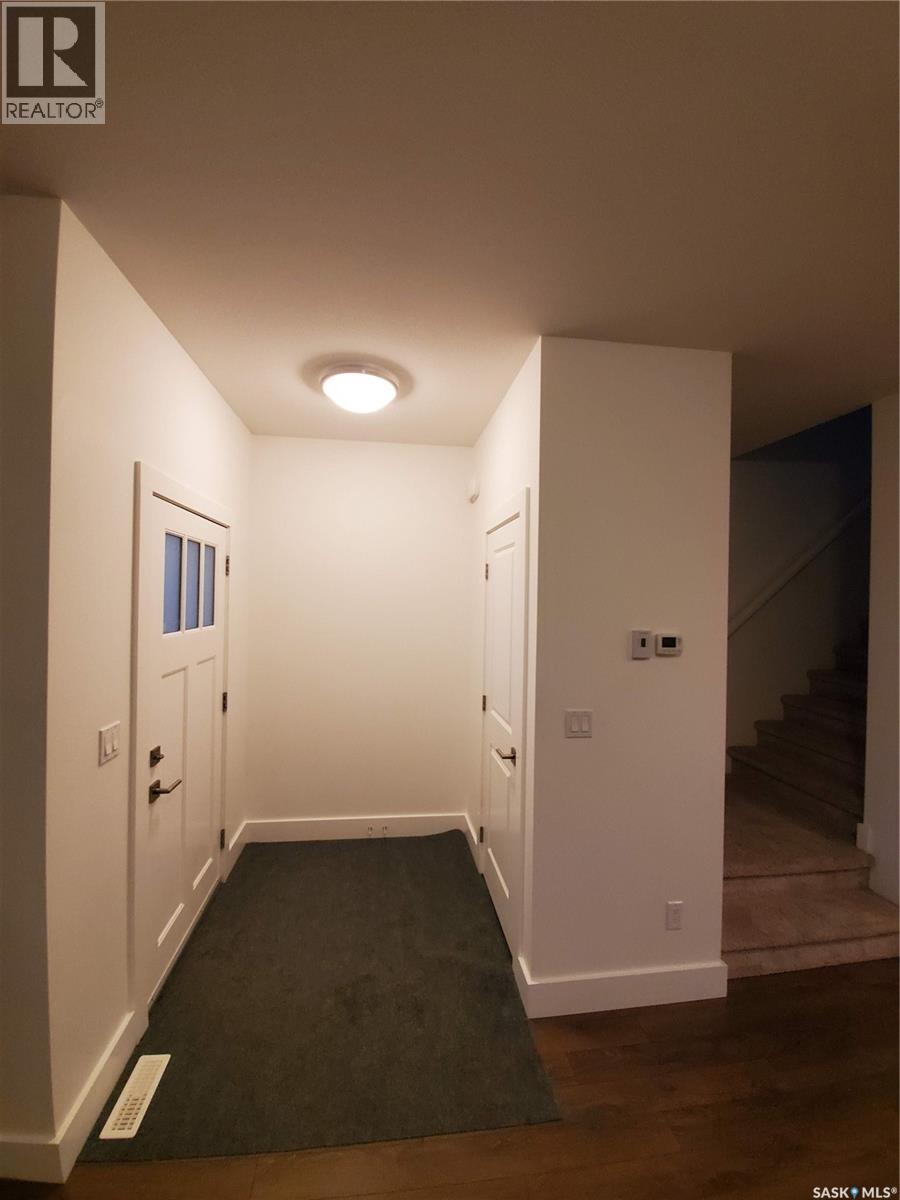 447 Eaton Lane, Saskatoon, Saskatchewan  S7V 0H5 - Photo 6 - SK031812