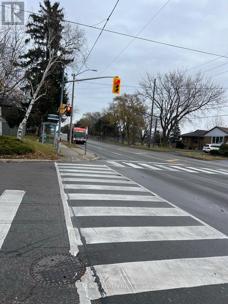 Main - 4 Jeanette Street, Toronto, Ontario  M1M 3G1 - Photo 9 - E12950972