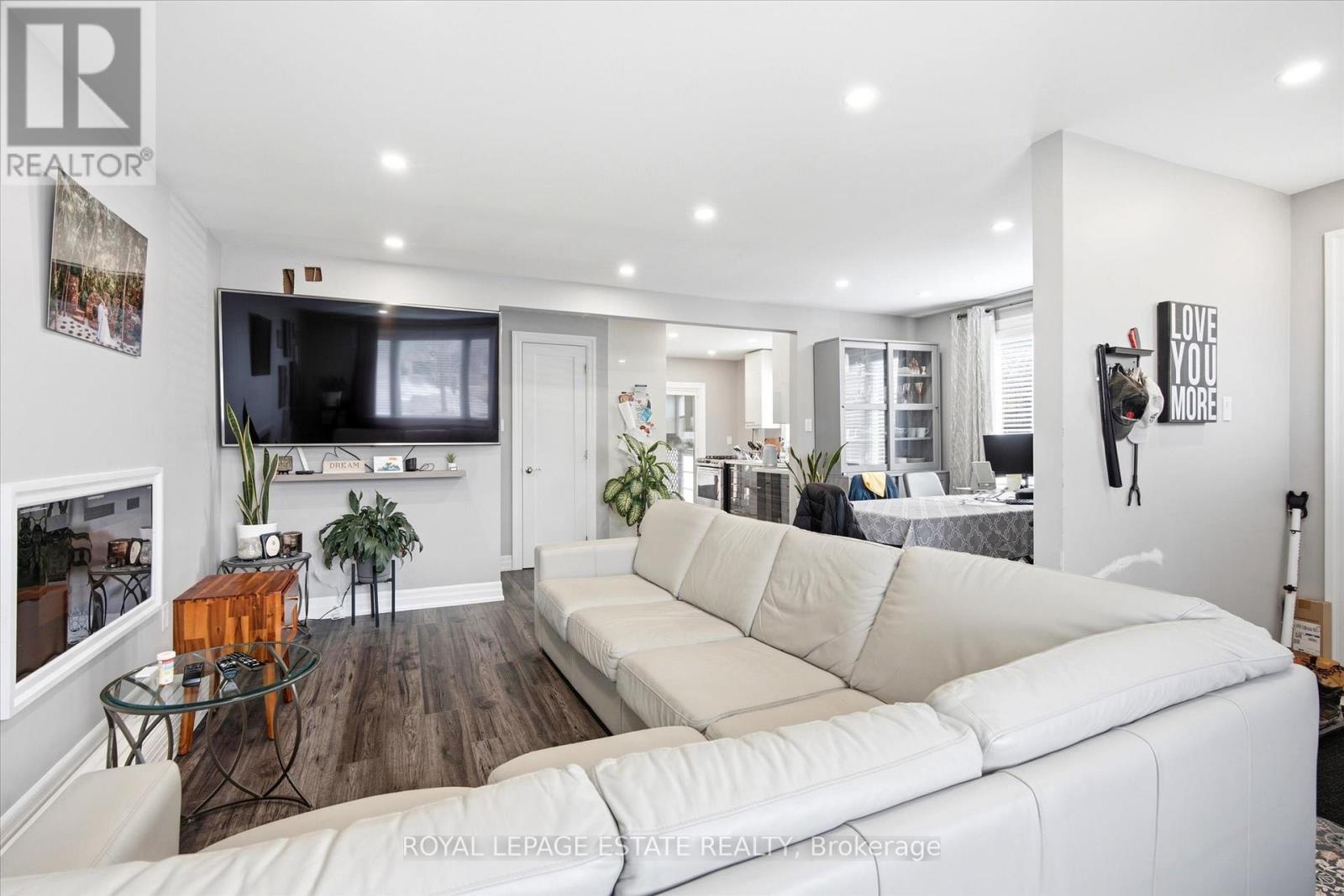 55 Cleta Drive, Toronto, Ontario  M1K 3G5 - Photo 4 - E12951116