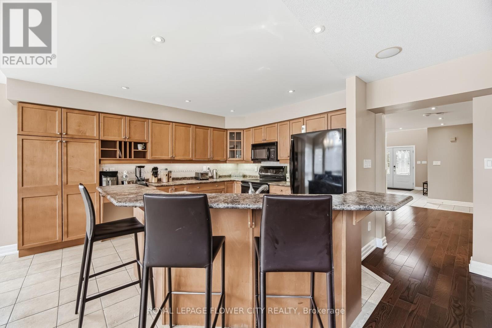 4 Fawcett Avenue, Whitby, Ontario  L1R 3A1 - Photo 12 - E12951152