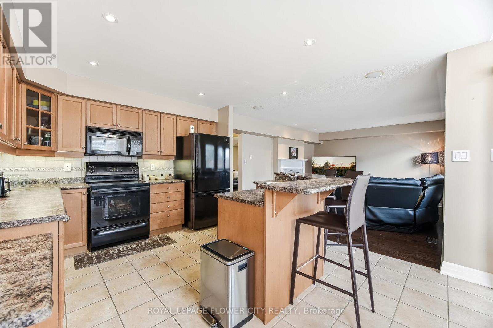 4 Fawcett Avenue, Whitby, Ontario  L1R 3A1 - Photo 14 - E12951152