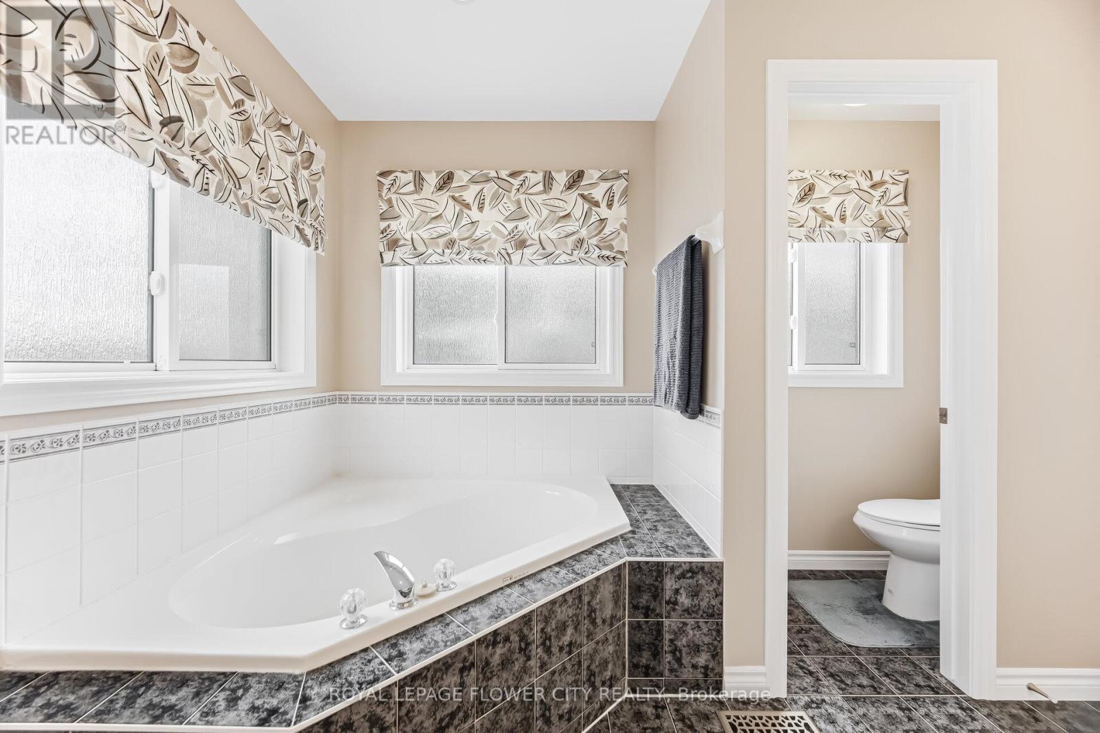 4 Fawcett Avenue, Whitby, Ontario  L1R 3A1 - Photo 28 - E12951152