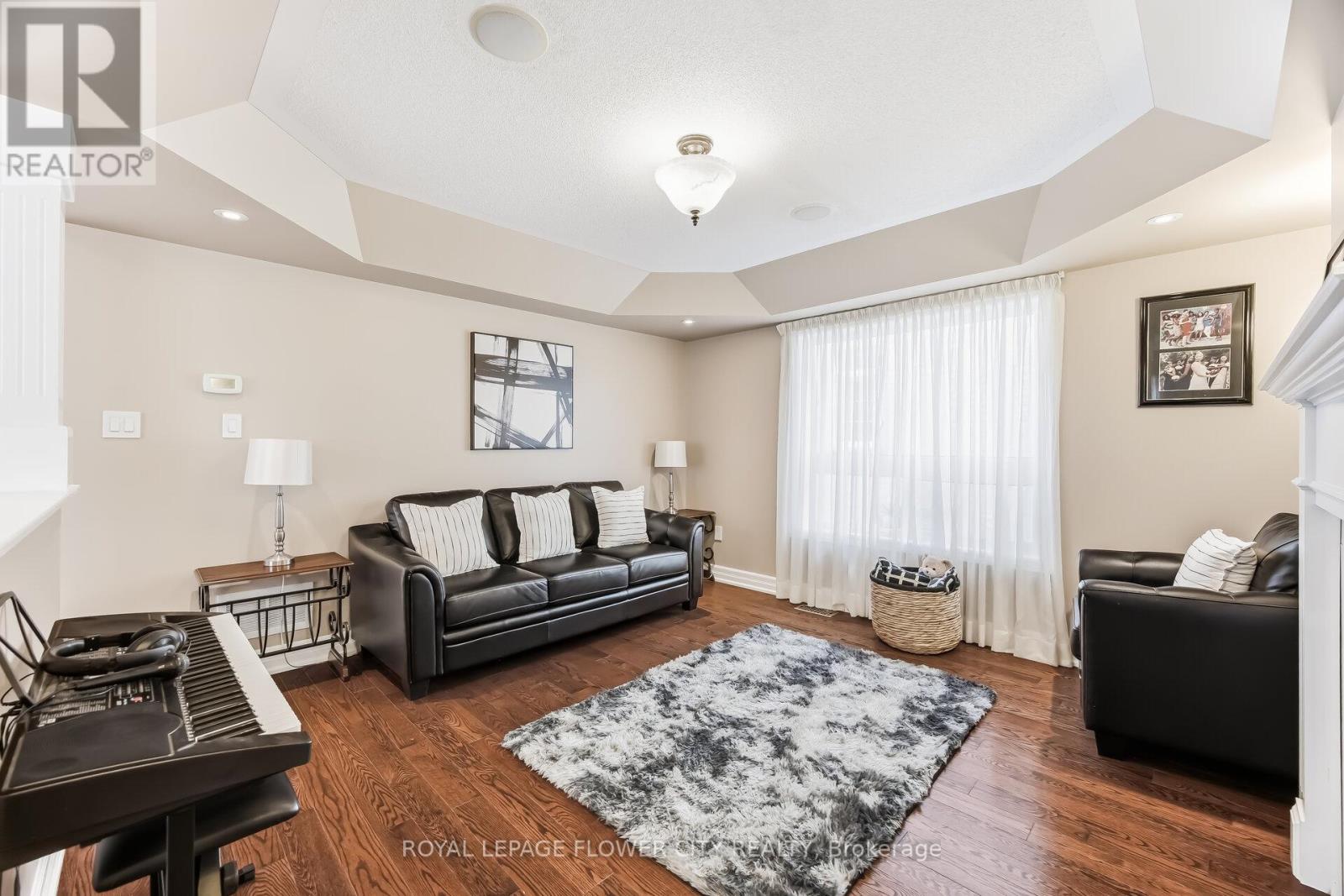 4 Fawcett Avenue, Whitby, Ontario  L1R 3A1 - Photo 9 - E12951152