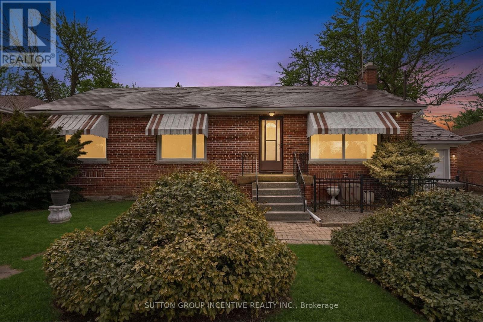 6 KINGSMERE CRESCENT, Toronto, Ontario