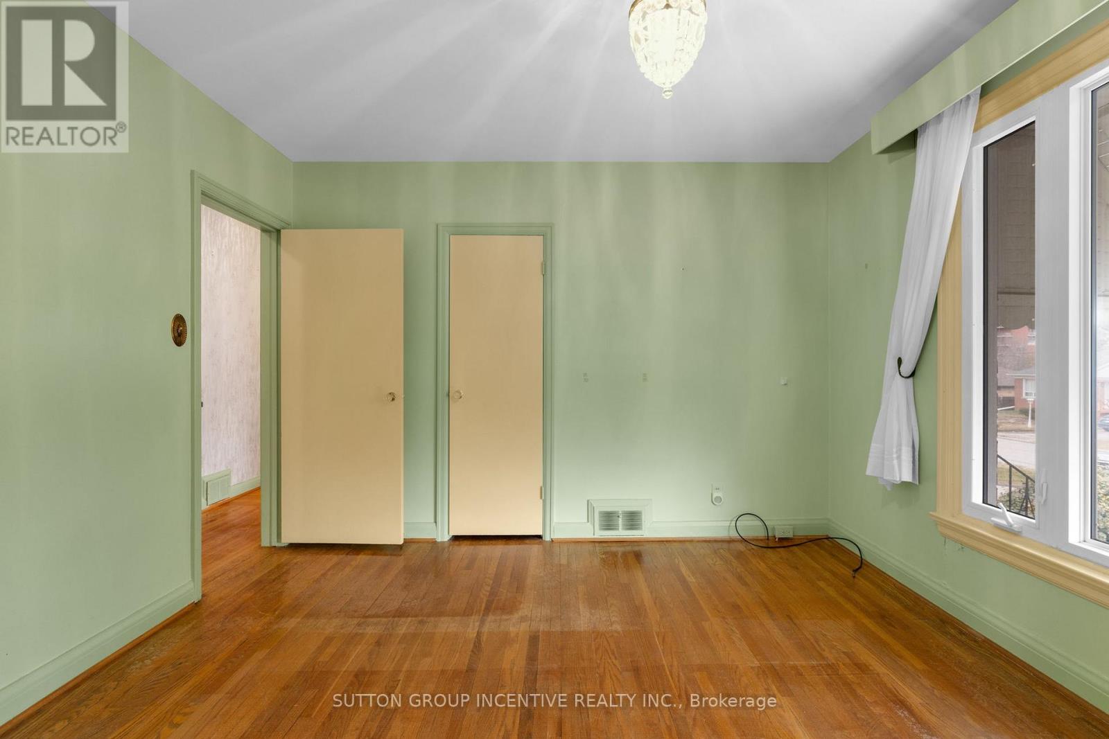 6 Kingsmere Crescent, Toronto, Ontario  M1M 3B3 - Photo 18 - E12951286