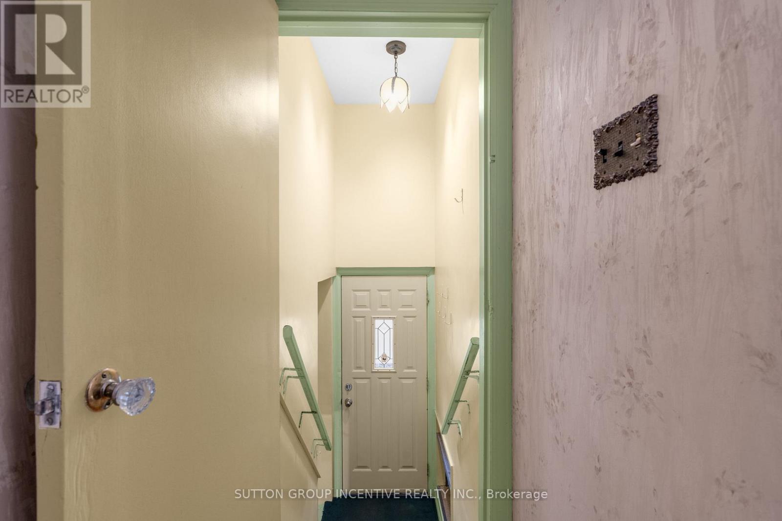 6 Kingsmere Crescent, Toronto, Ontario  M1M 3B3 - Photo 24 - E12951286