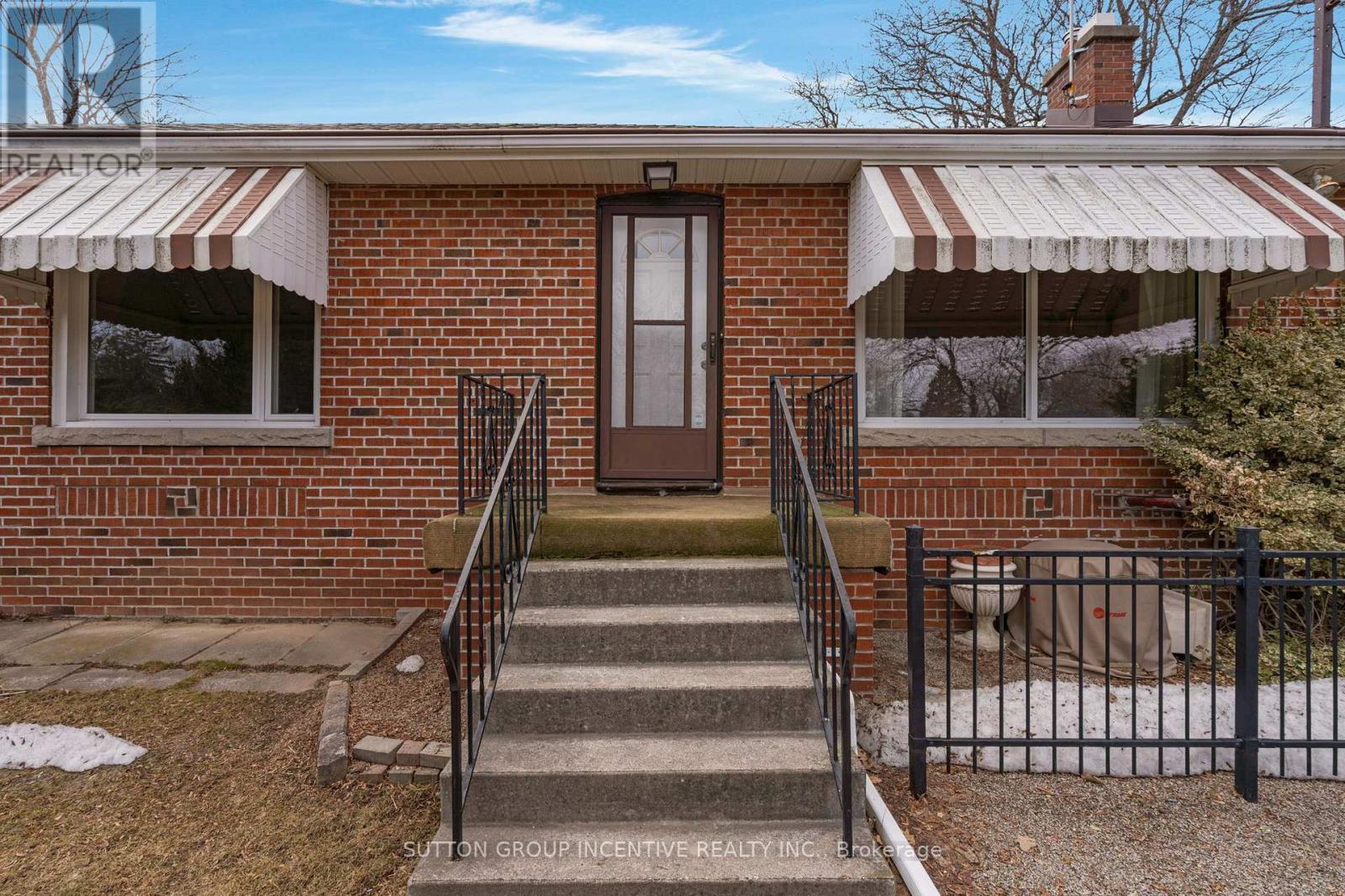 6 Kingsmere Crescent, Toronto, Ontario  M1M 3B3 - Photo 6 - E12951286