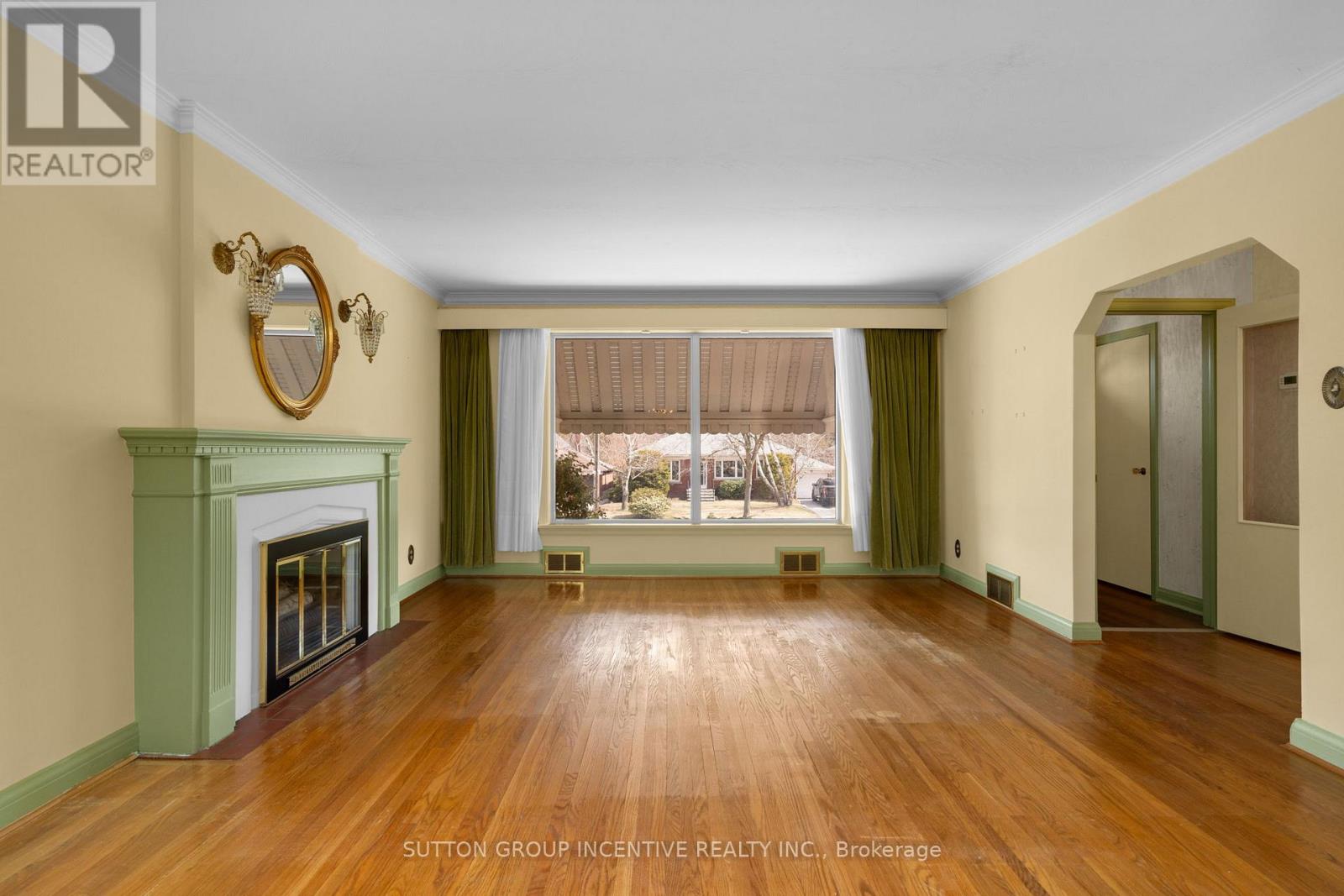 6 Kingsmere Crescent, Toronto, Ontario  M1M 3B3 - Photo 9 - E12951286