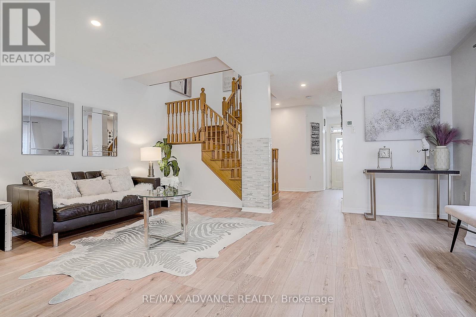 140 Vanguard Road W, Vaughan, Ontario  L4K 5G8 - Photo 11 - N12950968