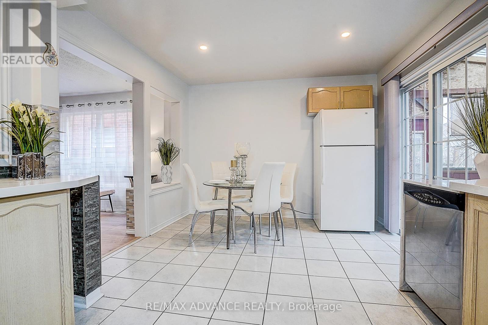 140 Vanguard Road W, Vaughan, Ontario  L4K 5G8 - Photo 16 - N12950968