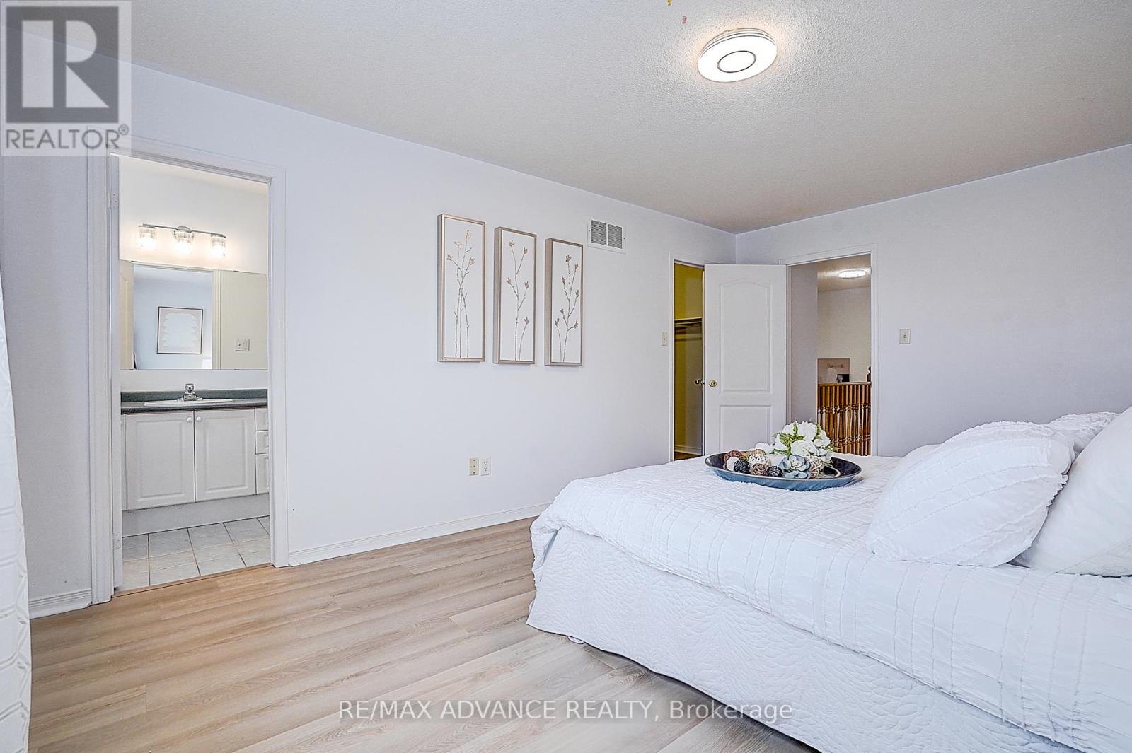 140 Vanguard Road W, Vaughan, Ontario  L4K 5G8 - Photo 30 - N12950968