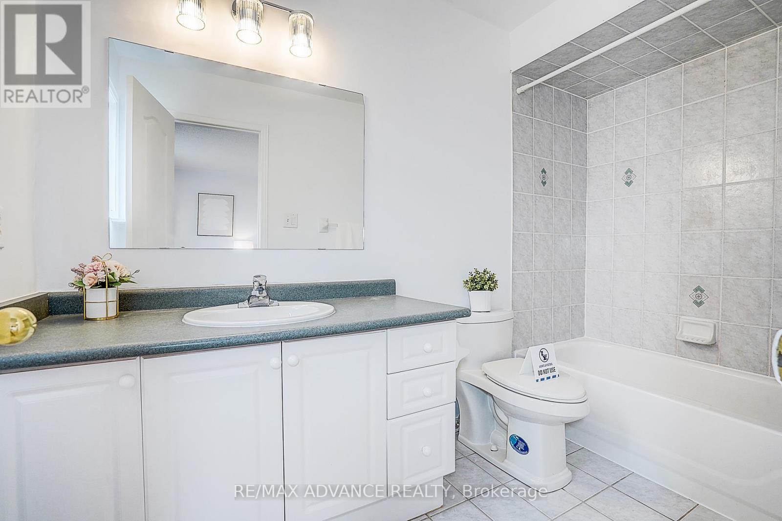 140 Vanguard Road W, Vaughan, Ontario  L4K 5G8 - Photo 31 - N12950968