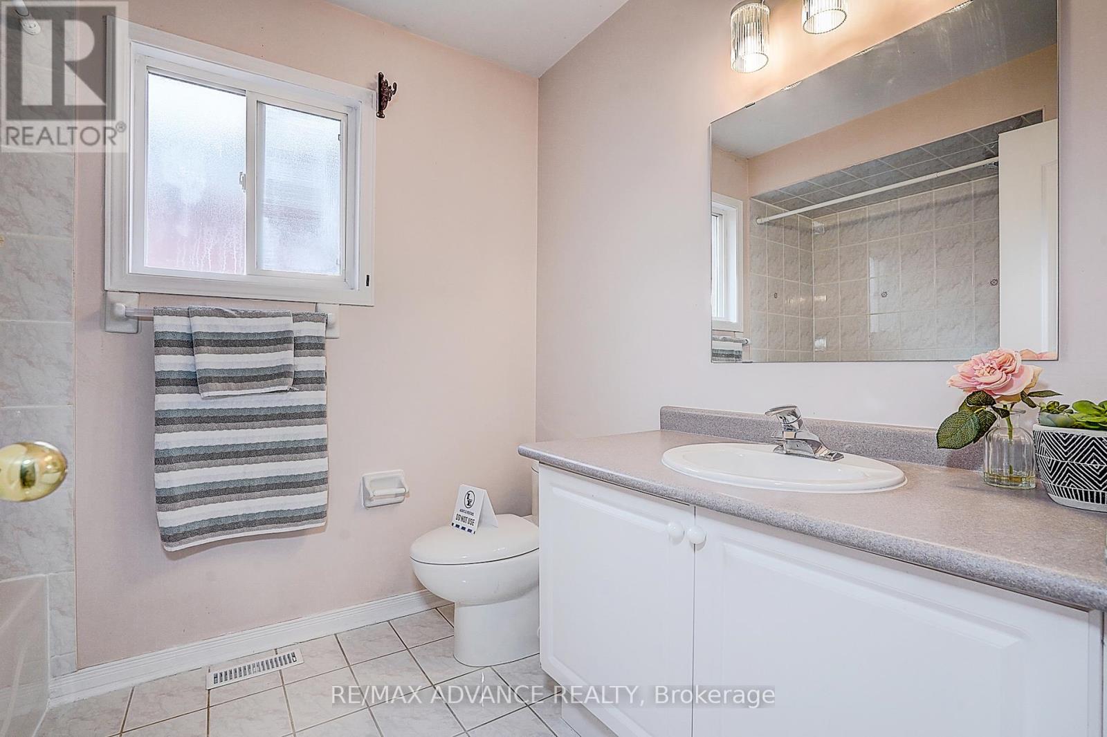 140 Vanguard Road W, Vaughan, Ontario  L4K 5G8 - Photo 33 - N12950968